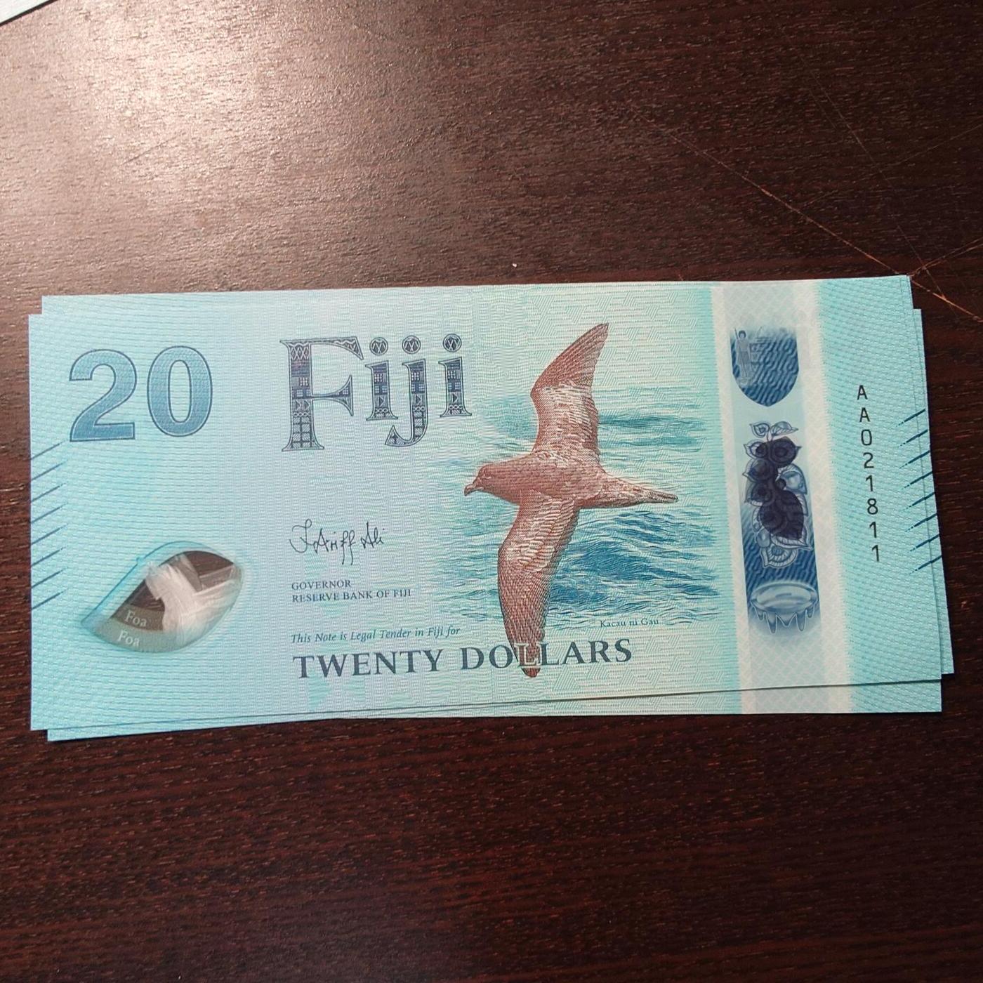 世界钱币～微拍第221期暨2025年第61期  最新货品（群里先挑剩）选购 2025年斐济20元 塑料钞全新绝品无3457 尾号1811