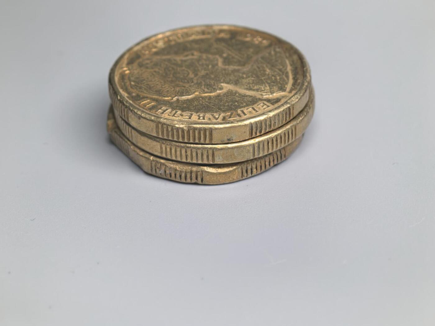 小驴勋章奖章收藏12月27日周六晚六点拍卖（珍爱和平，收藏战争，铭记历史，勿忘国耻，忠党爱国。有偿代拍，送拍规则在简介最后，参拍须阅读规则后再参拍，关系到运费包装发货时效真假辨别等关键信息，拍卖时不再发原图，看大图店主微信码在拍卖店铺介绍里） 澳大利亚84、85、05年三种头像澳元硬币一组