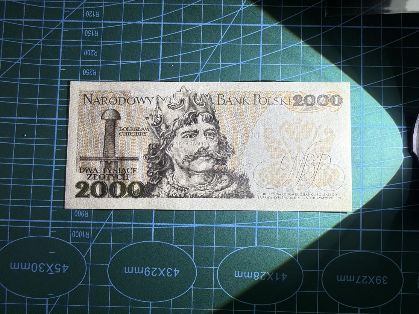 【炜奕收藏】，第五十四期，本场佣金已改，请大家注意 1979年波兰2000兹罗提，UNC品相，号码无347