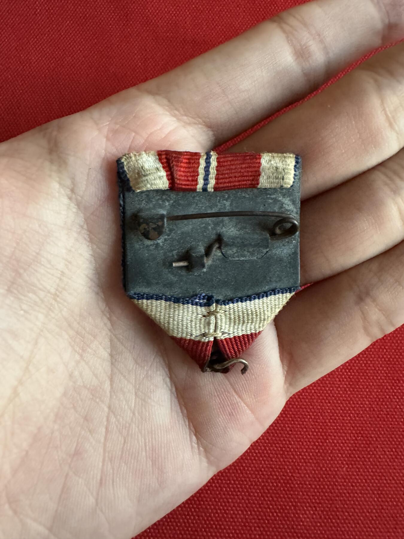 五哥徽章群   27号周六晚上八点4群联拍