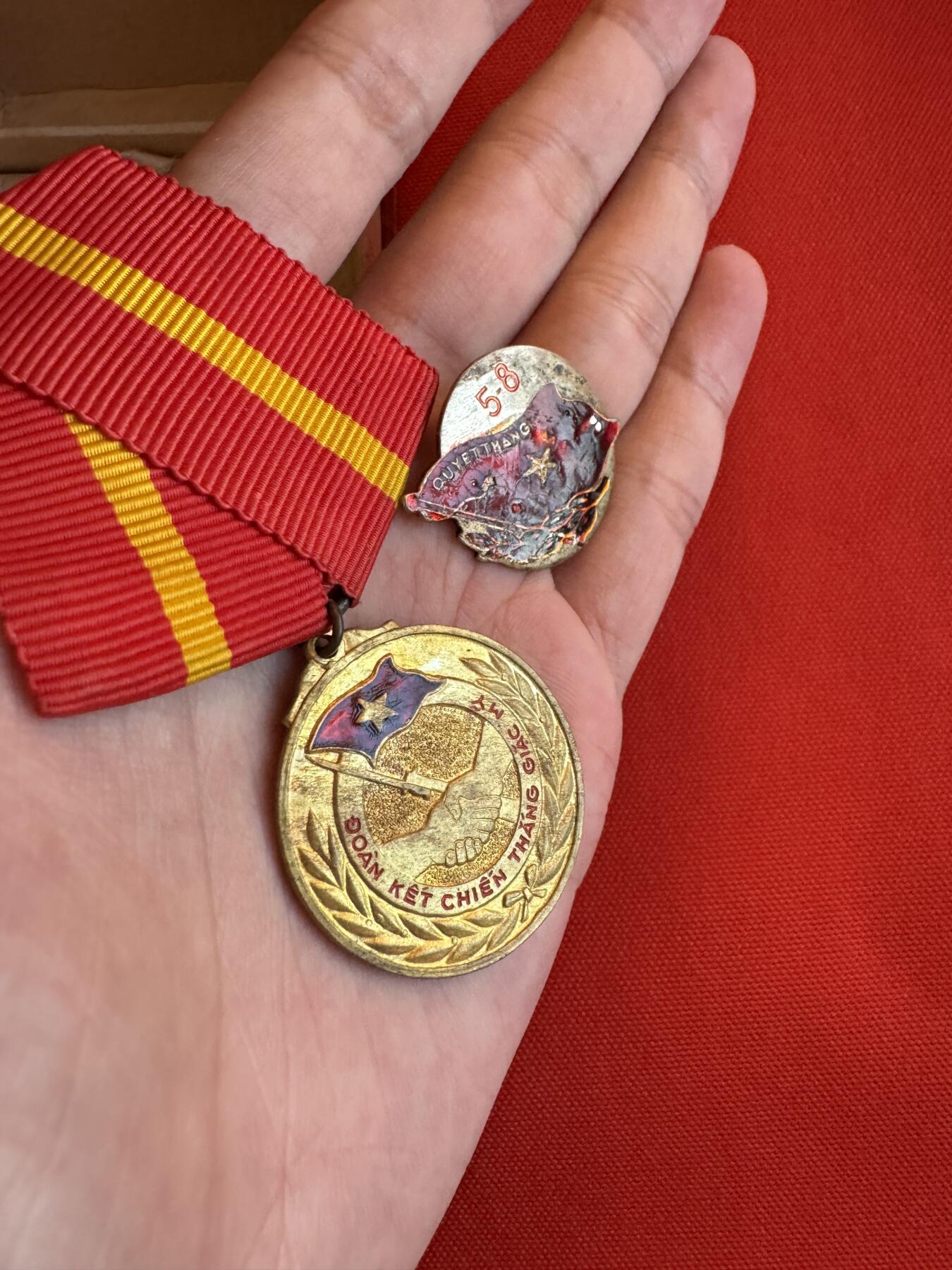 五哥徽章群   27号周六晚上八点4群联拍 铜章