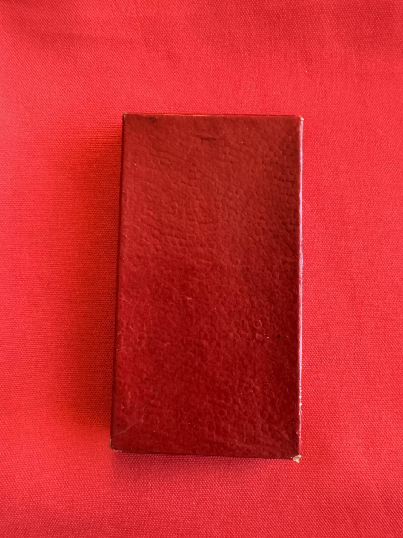 五哥徽章群   27号周六晚上八点4群联拍 铜章