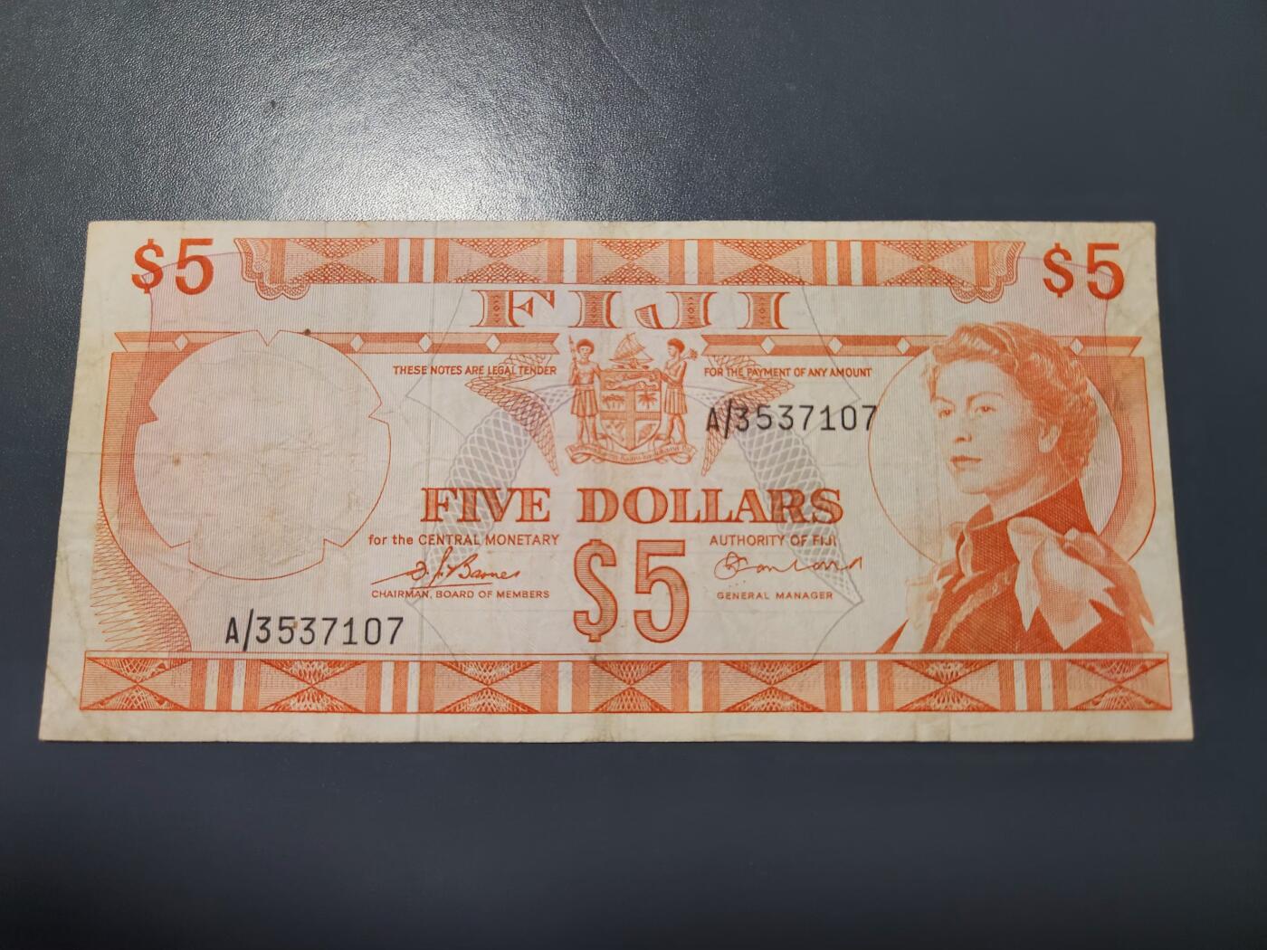 12月27号晚上8点 外国纸币自动截拍第77场 斐济5元原票美品