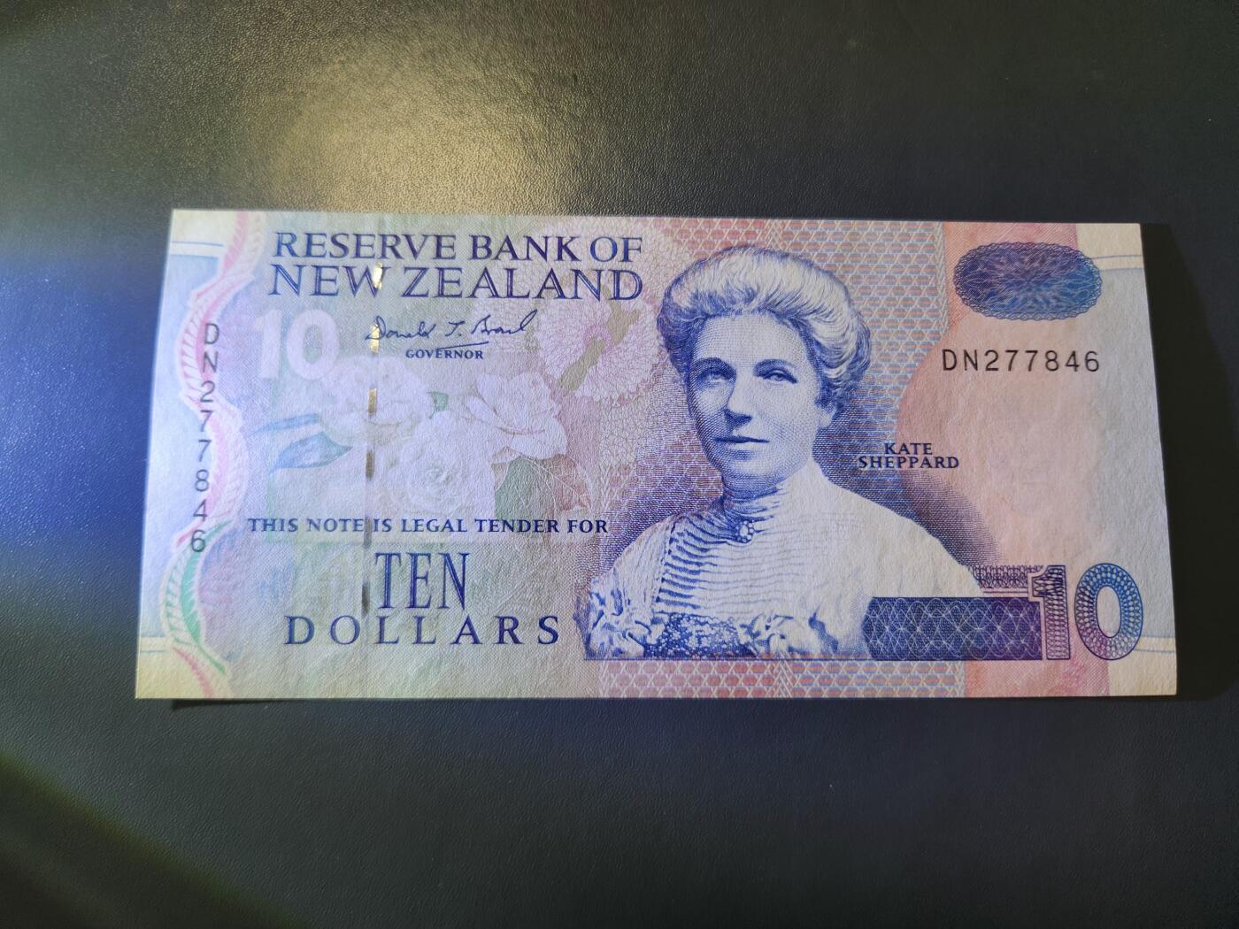 12月27号晚上8点 外国纸币自动截拍第77场