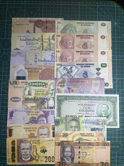 【炜奕收藏】，第五十四期，本场佣金已改，请大家注意 - 非洲杂钞共18张，大部分为全新UNC品相纸币，少部分为非全新或者存在压痕潮斑等轻微瑕疵现象