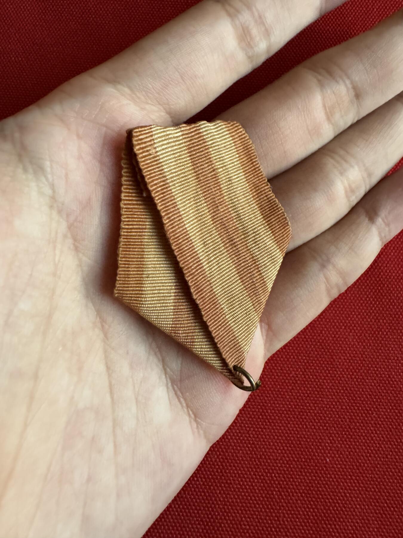 五哥徽章群   27号周六晚上八点4群联拍 布挂