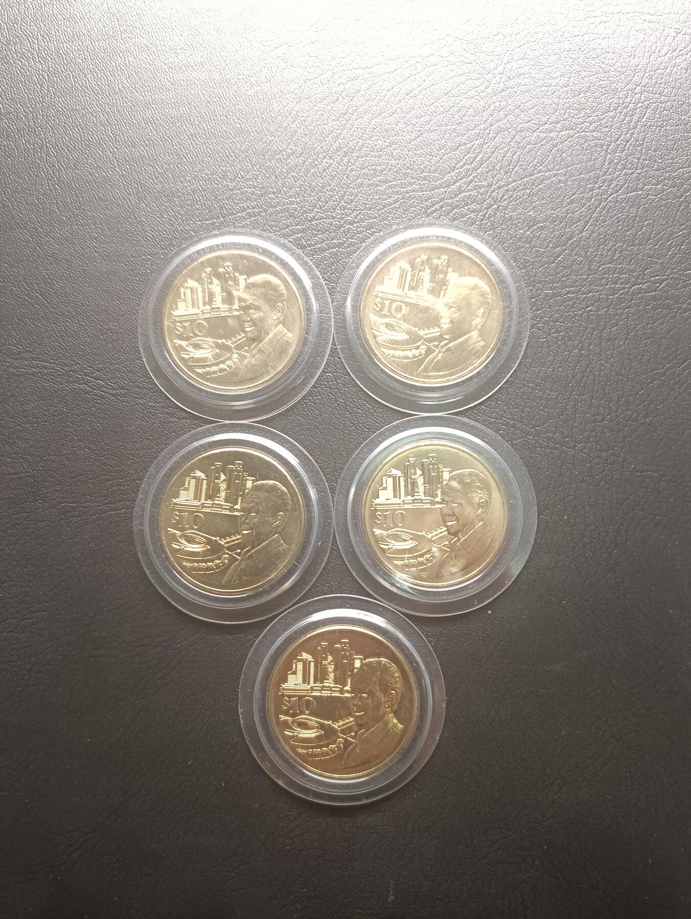 2025十二月第五期，总210期 新加坡2023年国父李光耀诞辰100周年铜制10元纪念币全新批量五枚，国会大楼和国花胡姬花