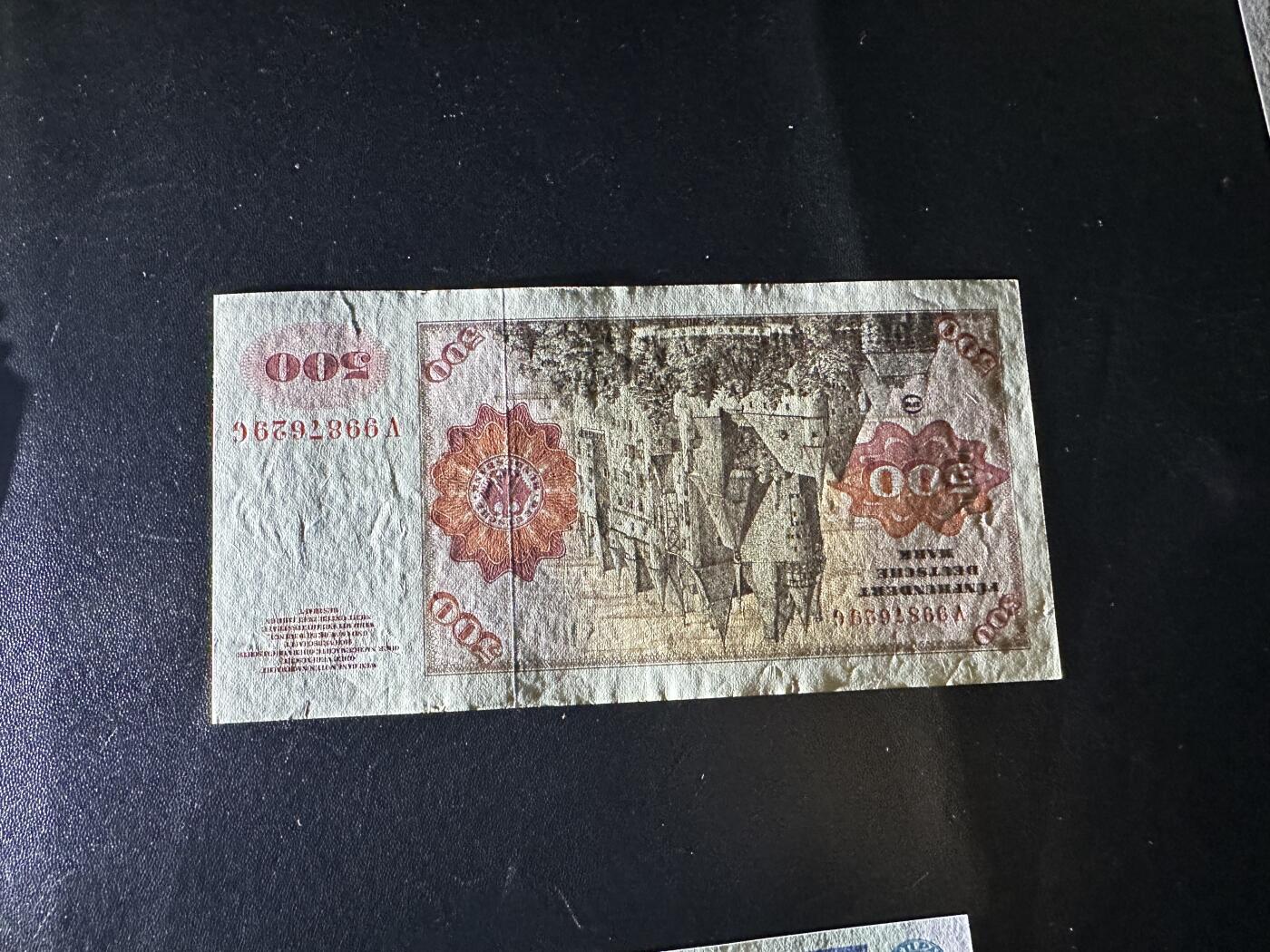 《外钞收藏家》第五百九十七期（年底收官场）（本平台长期征集拍品、欢迎藏友们联系合作） 1977年德国500马克 大副 精美品相如图 边上有小裂口已补