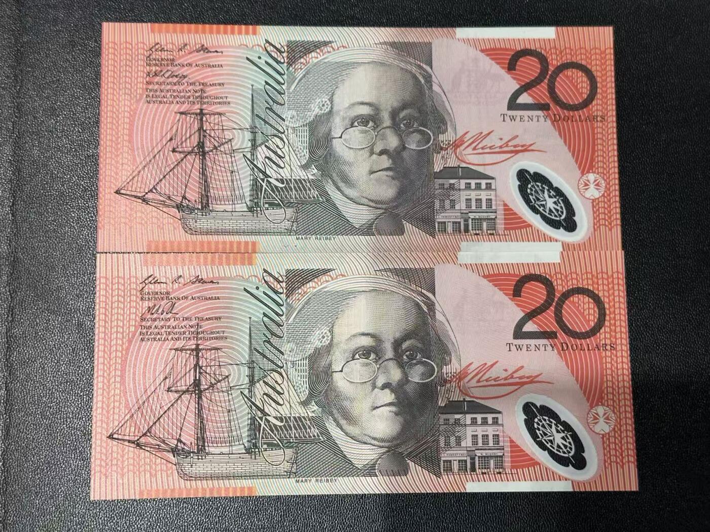 《外钞收藏家》第五百九十七期（年底收官场）（本平台长期征集拍品、欢迎藏友们联系合作） 2007和13年澳大利亚20元 2张一起  全新UNC