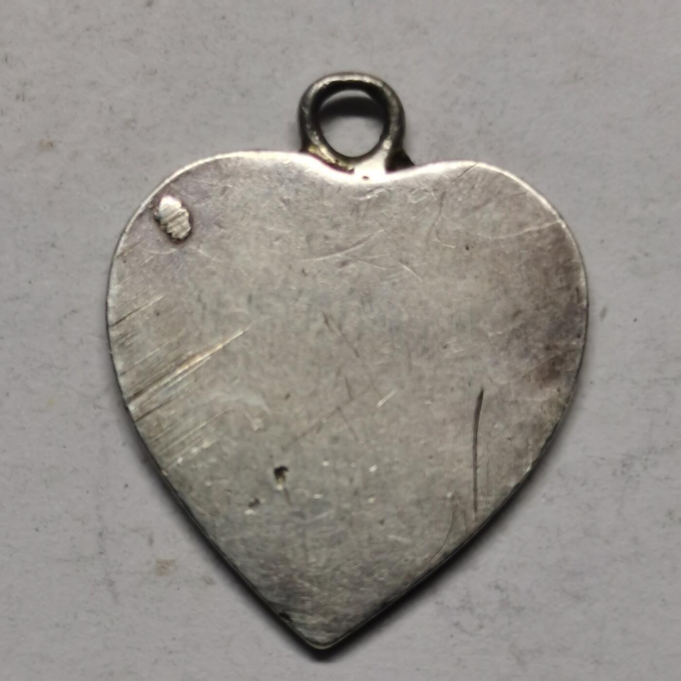 杂件专场90期 清末民国时期老银心形吊坠，长命富贵花纹字