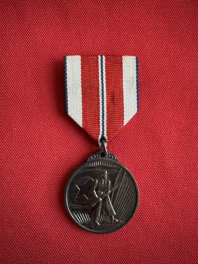 五哥徽章群   27号周六晚上八点4群联拍 - 银章