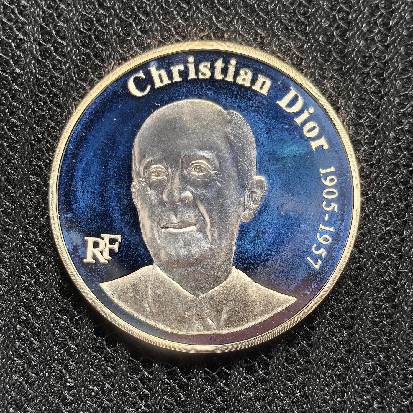 道一币馆币章第一百六十二场 原盒证 法国2007年知名品牌迪奥创始人逝世50周年10欧元精制银币