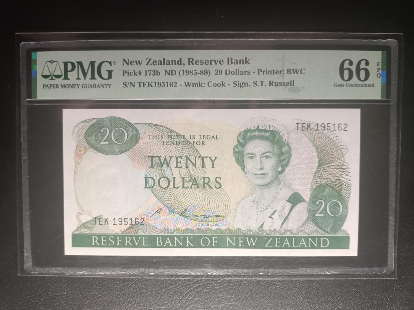 2025十二月第五期，总210期 新西兰1985版20元PMG66epq无47，中年女王和鸽子