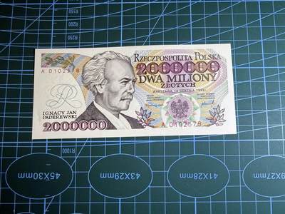 【炜奕收藏】，第五十四期，本场佣金已改，请大家注意 - 1992年波兰200万兹罗提，UNC品相，A冠号码无4尾8