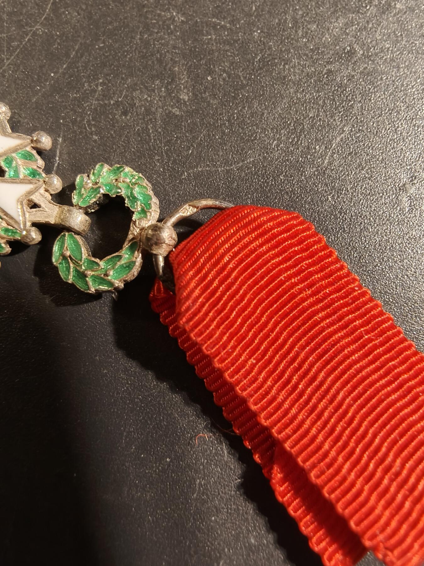 老王徽章第172期 法国骑士级荣誉军团勋章迷你章   四共时期   银质珐琅   带银标厂标