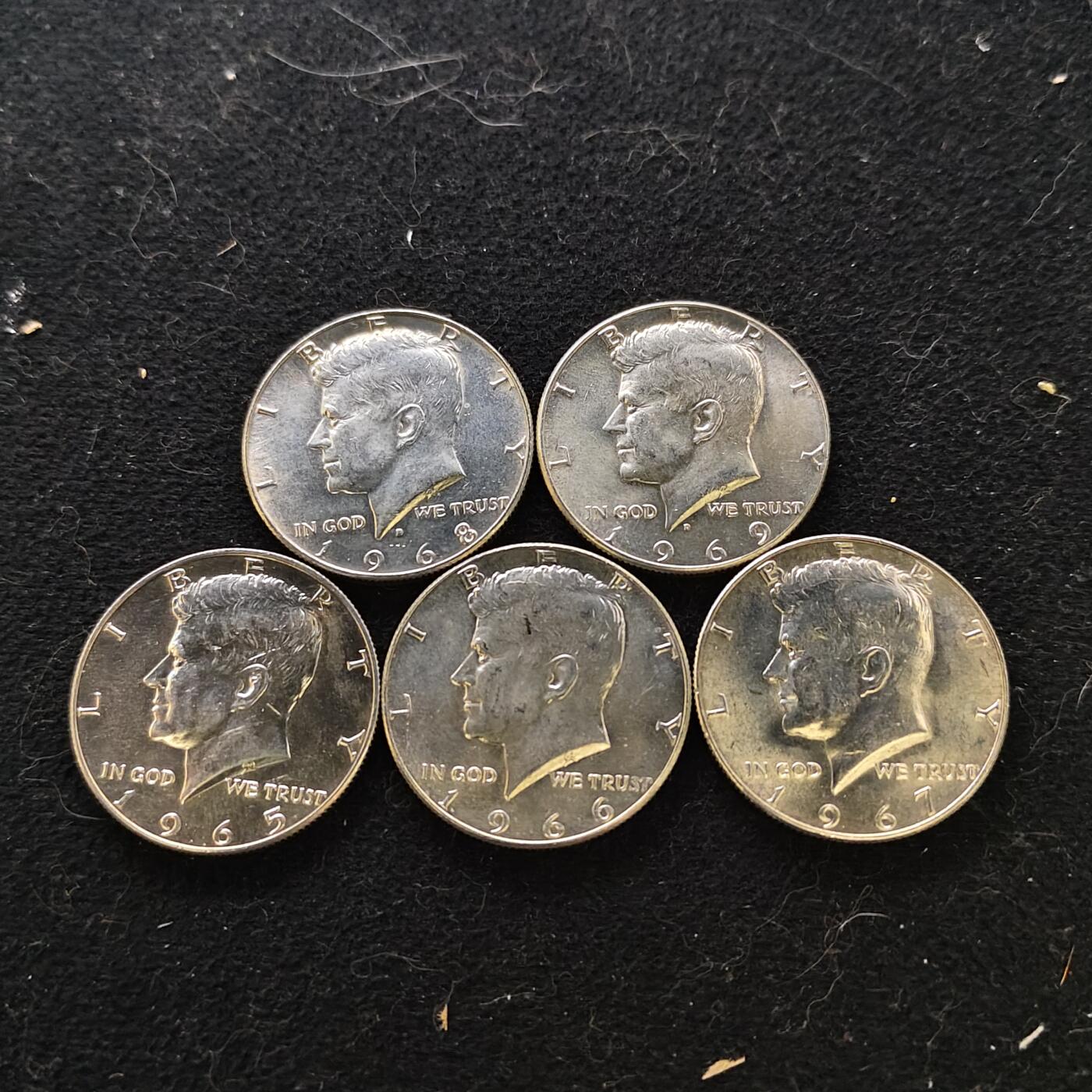 【全场包邮】纯粹捡漏拍489场（免费代拍第26场） 美国1966-1969年不同年份肯尼迪半元（30.6毫米11.5克）银币5枚一组-2