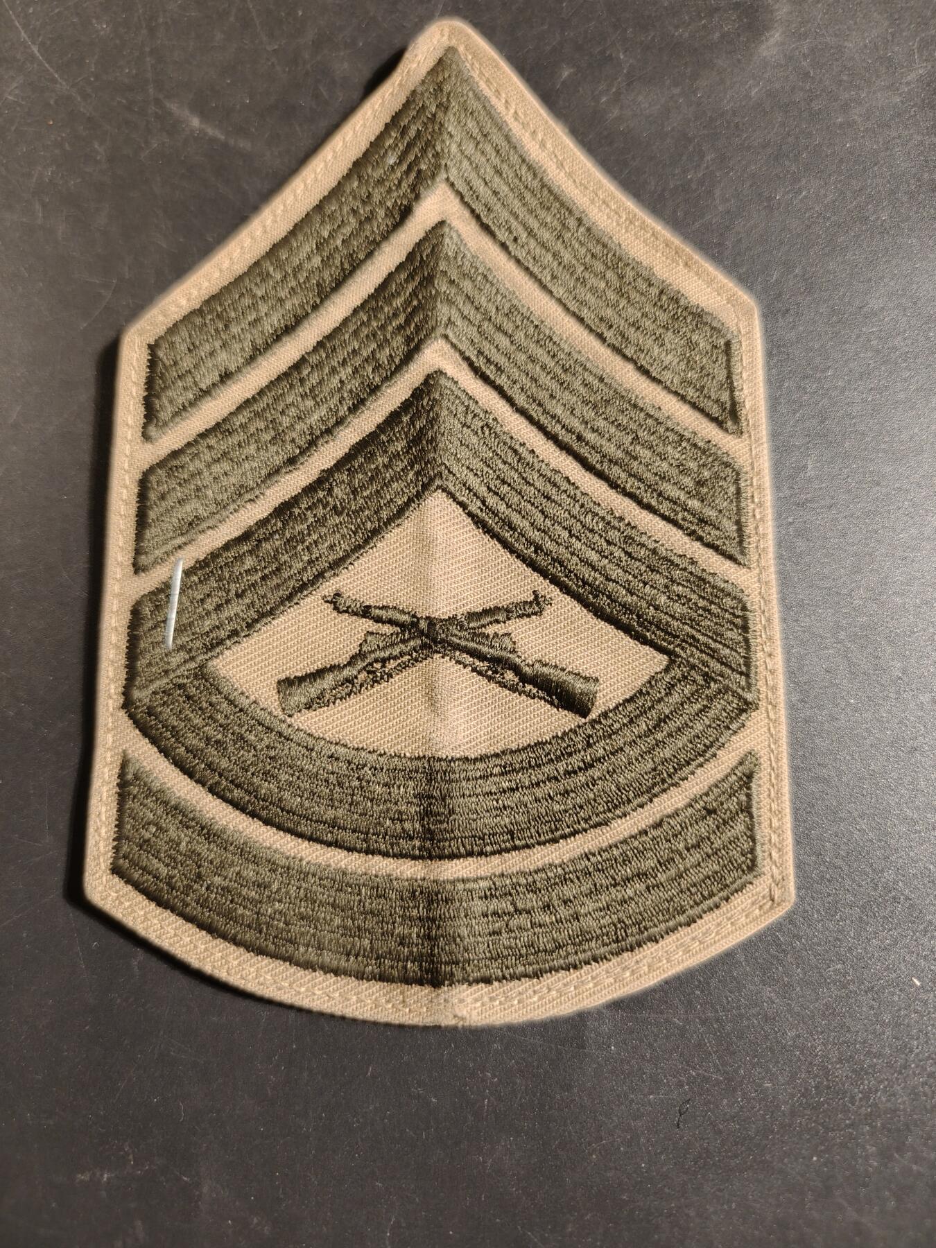 老王徽章第172期 美国海军陆战队E6参谋军士臂章