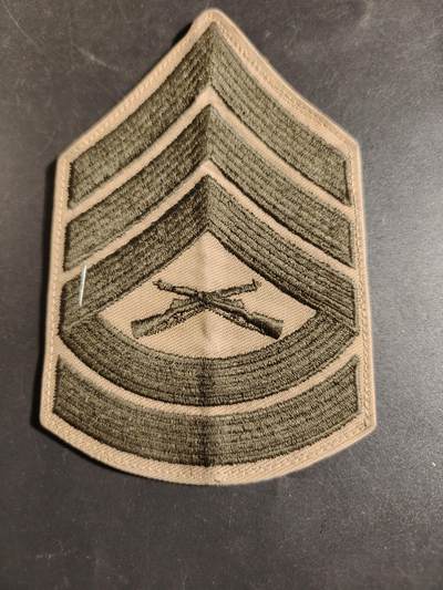 老王徽章第172期 - 美国海军陆战队E6参谋军士臂章