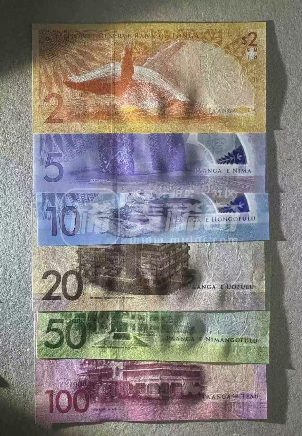 《外钞收藏家》第五百九十七期（年底收官场）（本平台长期征集拍品、欢迎藏友们联系合作） 【全套6张A冠123全同小号 带册】汤加 最新版2-100元 全新UNC珍惜原册首发 发行量极其稀少 超级靓号不要错过