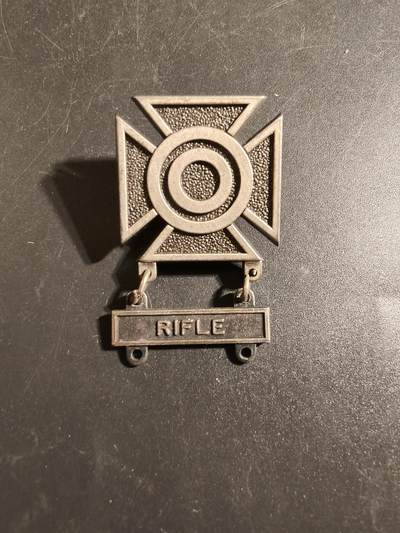 老王徽章第172期 - 美国步兵射手技能章    步枪勋条