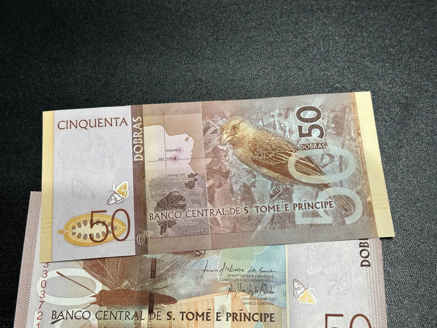 《外钞收藏家》第五百九十七期（年底收官场）（本平台长期征集拍品、欢迎藏友们联系合作）