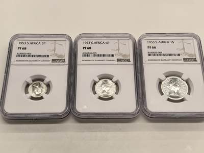 博洋堂世界钱币拍卖第154期（全场包邮） NGC PF65-68 英属南非1953年女王登基纪念套币 伊丽莎白二世 5先令~1/4便士 6银3铜 币面青年女王肖像（时年 25 岁）与本土版一脉相承 整套品相难得高分 原配绒布盒完整留存 一套集齐 无需再配 套币玩家不容错过