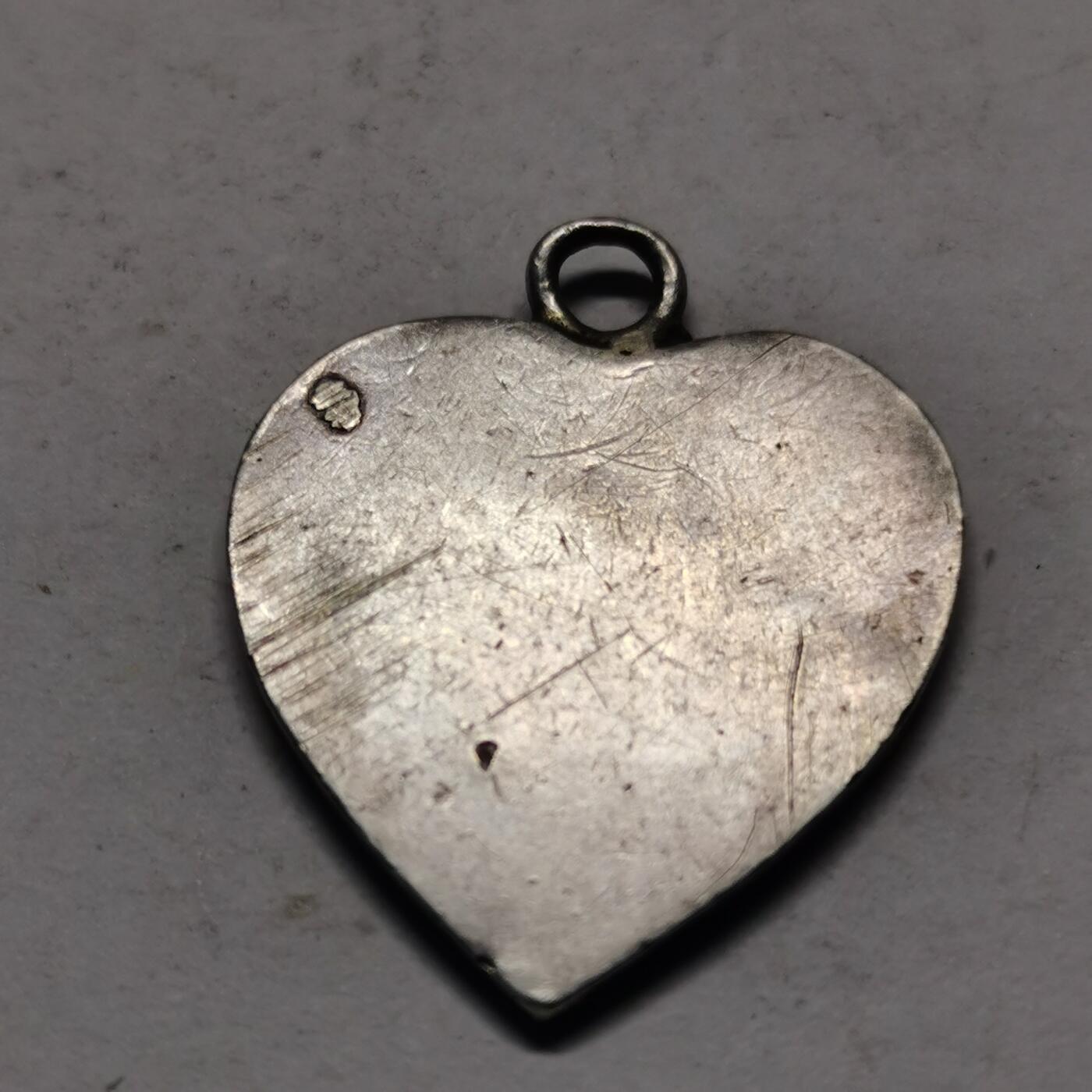 杂件专场90期 清末民国时期老银心形吊坠，长命富贵花纹字