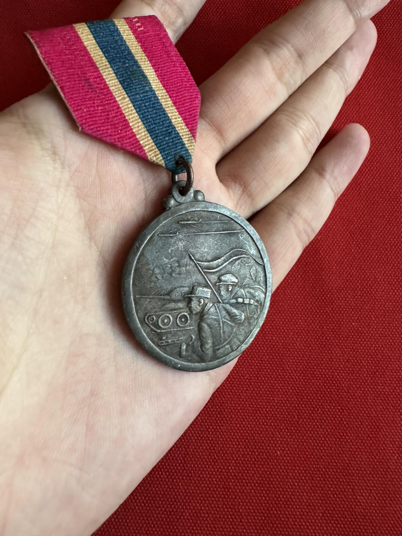 五哥徽章群   27号周六晚上八点4群联拍 铜章