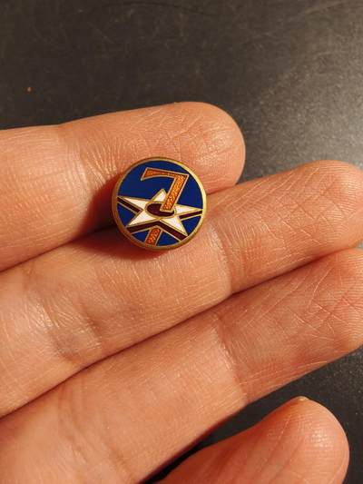 老王徽章第172期 - 美国二战陆航第7航空队证章    早期轮转版