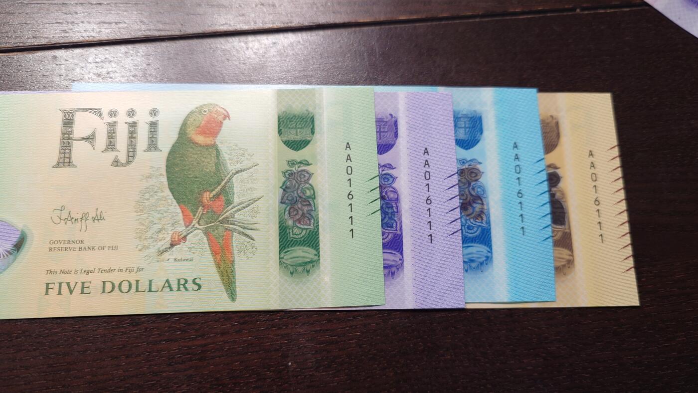 世界钱币～微拍第221期暨2025年第61期  最新货品（群里先挑剩）选购