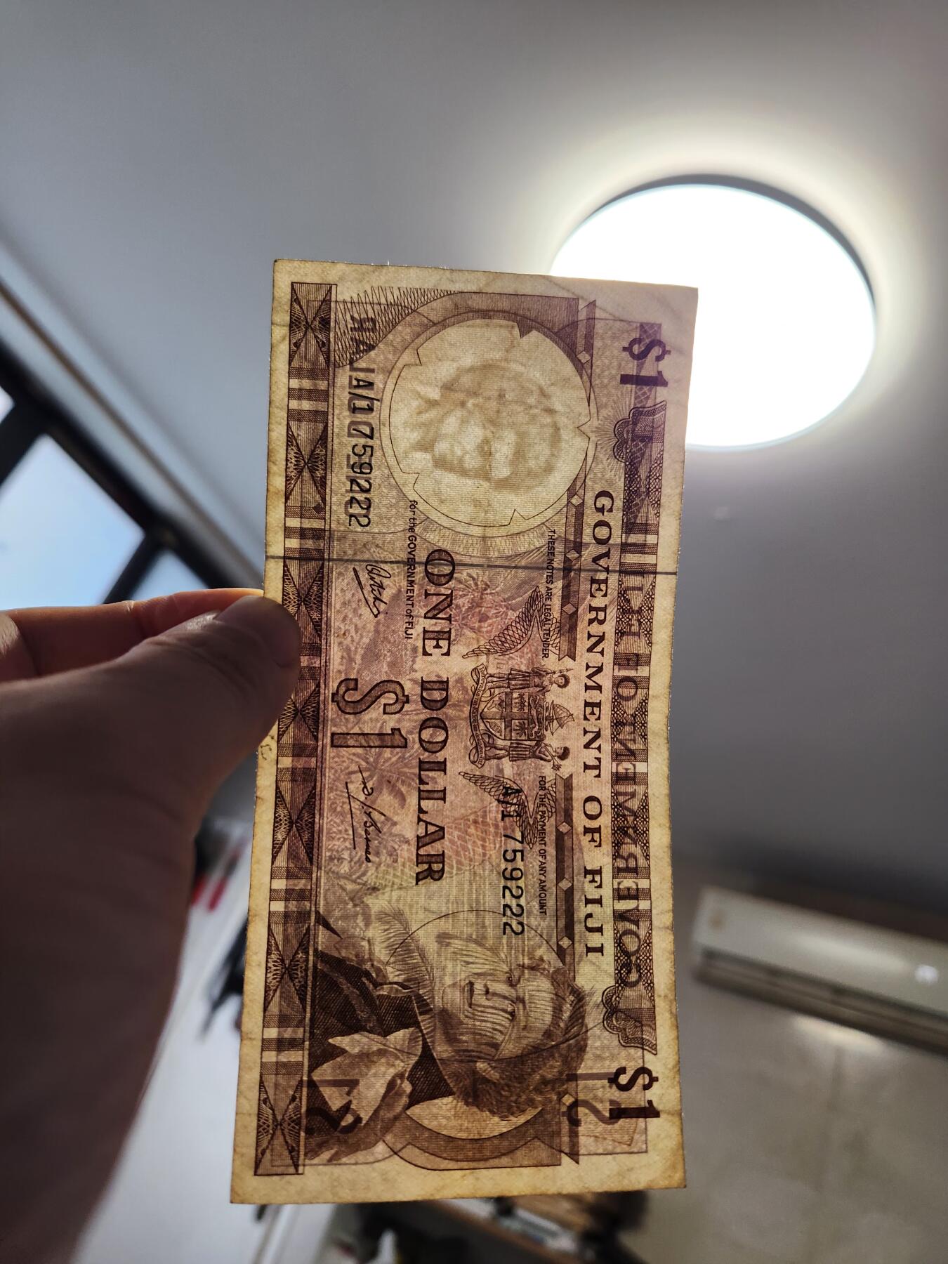 12月27号晚上8点 外国纸币自动截拍第77场 斐济1元 A/1首发 