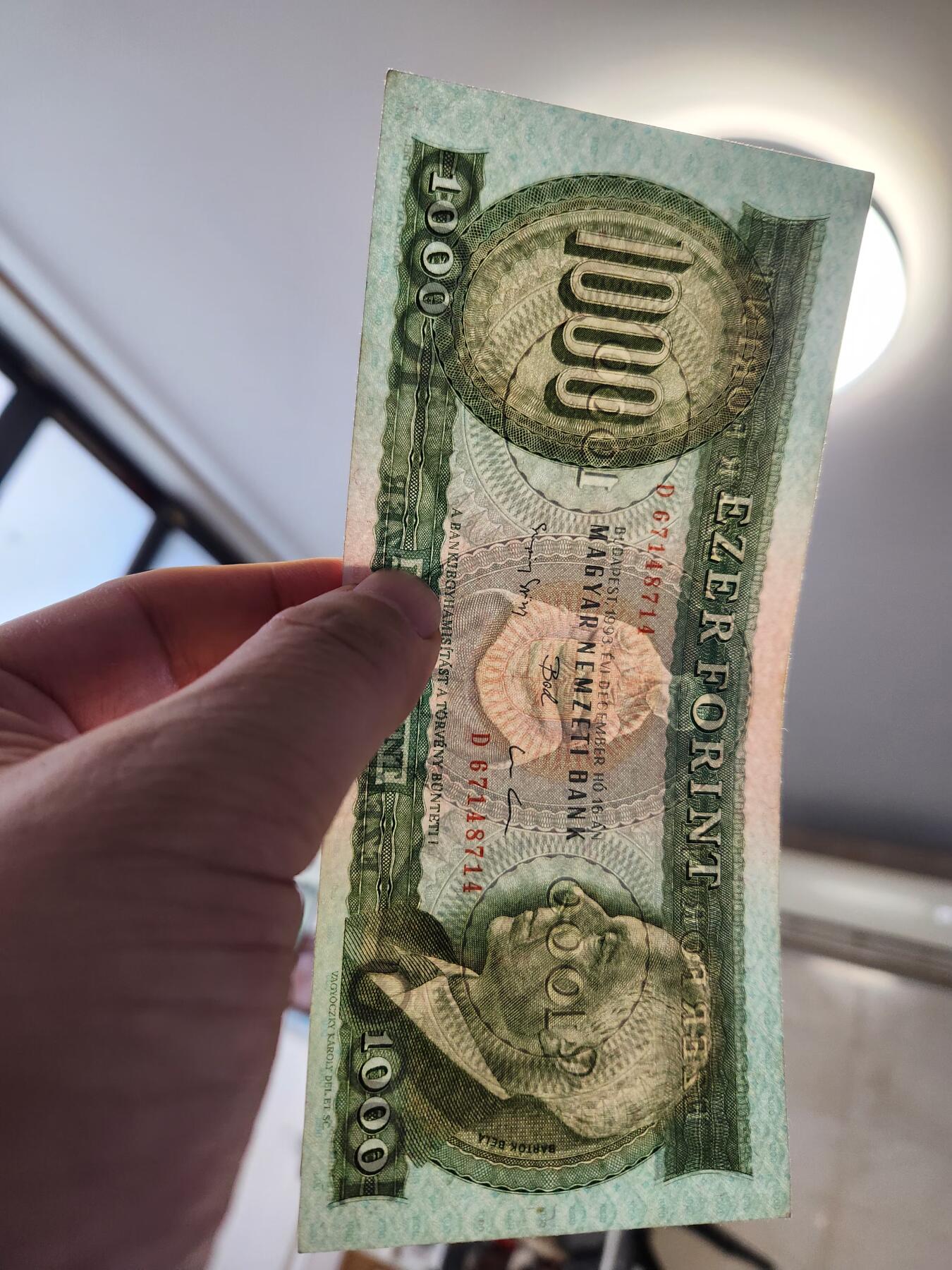 12月27号晚上8点 外国纸币自动截拍第77场 匈牙利1993年1000近新