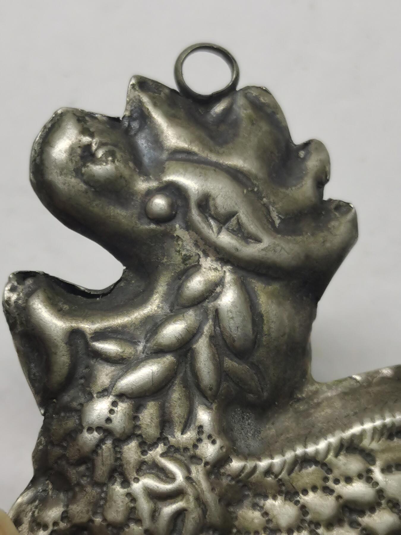 杂件专场90期 清代老银麒麟，双面工