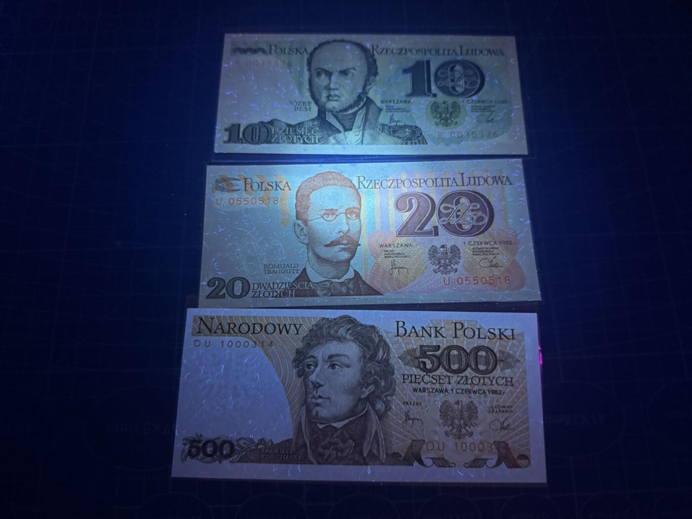 【炜奕收藏】，第五十四期，本场佣金已改，请大家注意 1982年波兰10-500兹罗提共3张，UNC品相，包含一张无347尾8