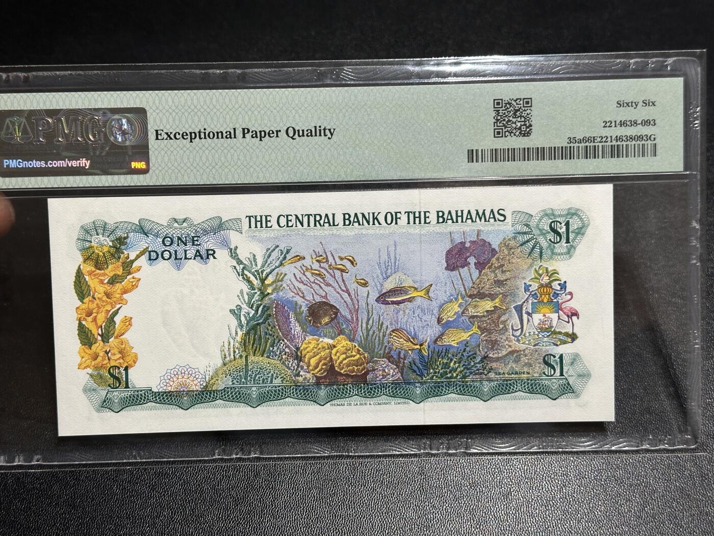 《外钞收藏家》第五百九十七期（年底收官场）（本平台长期征集拍品、欢迎藏友们联系合作） 1974年巴哈马1刀 女王彩背 PMG66