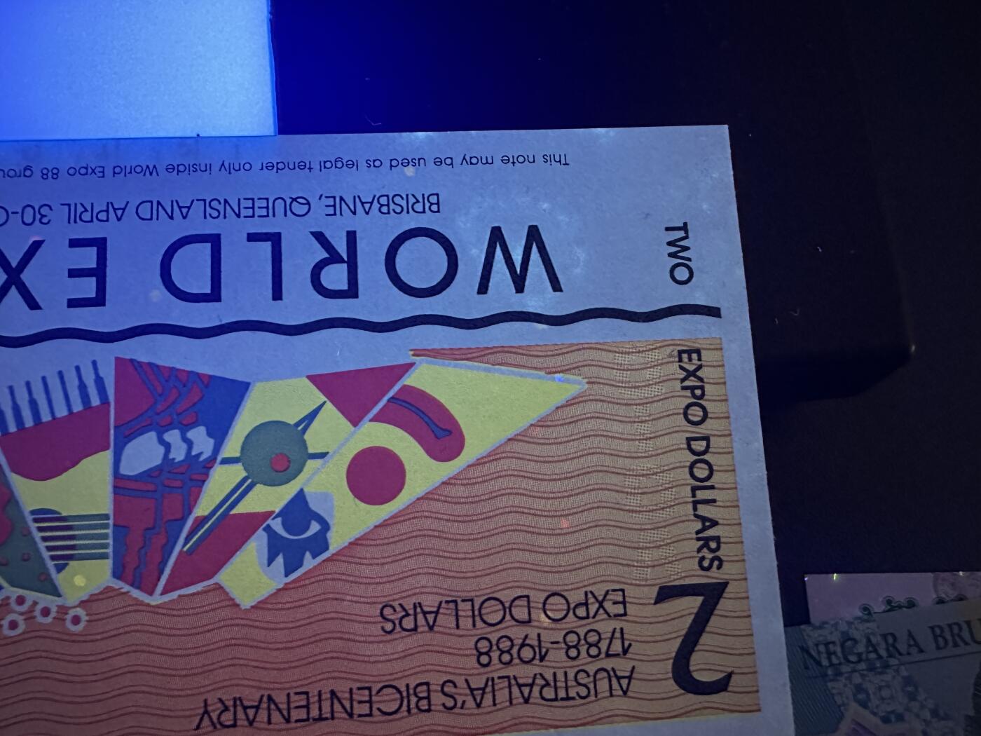 《外钞收藏家》第五百九十七期（年底收官场）（本平台长期征集拍品、欢迎藏友们联系合作） 澳大利亚世博会纪念钞2张（边上轻微潮）+东加勒比纪念钞3张+刚果、几内亚、吉布提、萨摩亚纪念钞共10张一起全新