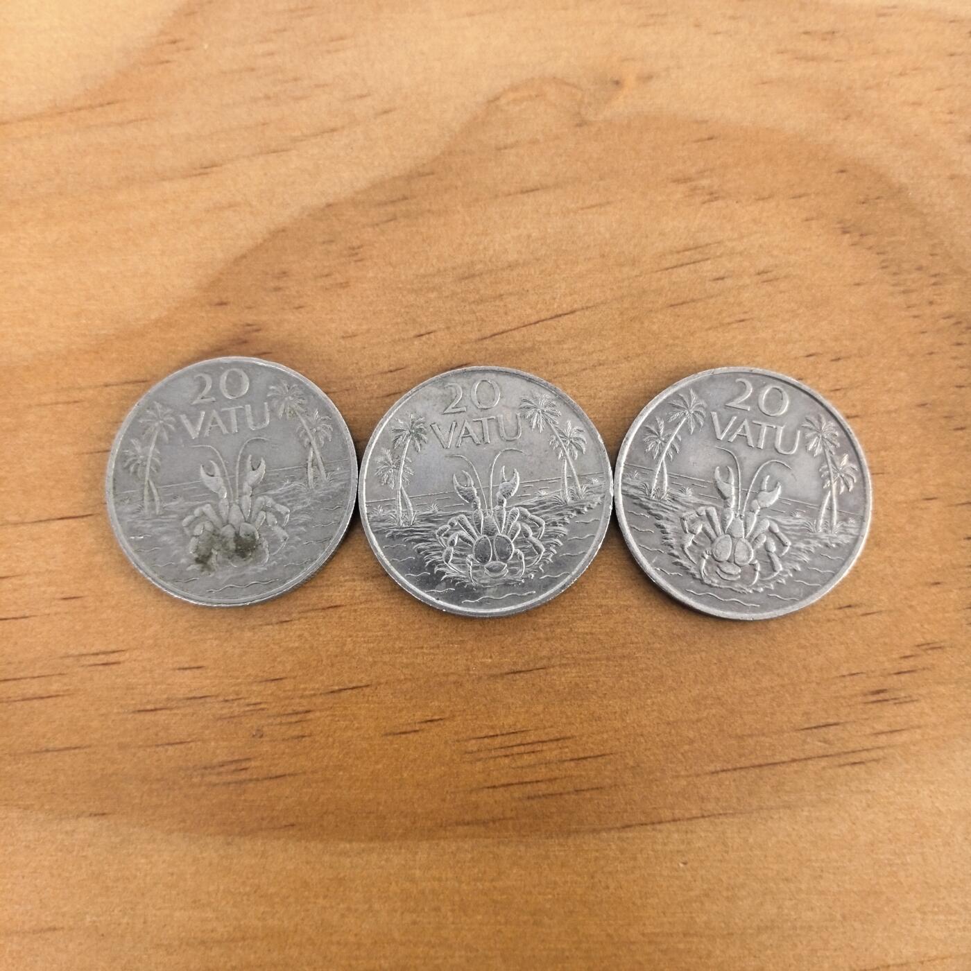 各国硬币第7期 无佣金 瓦努阿图10瓦图3枚