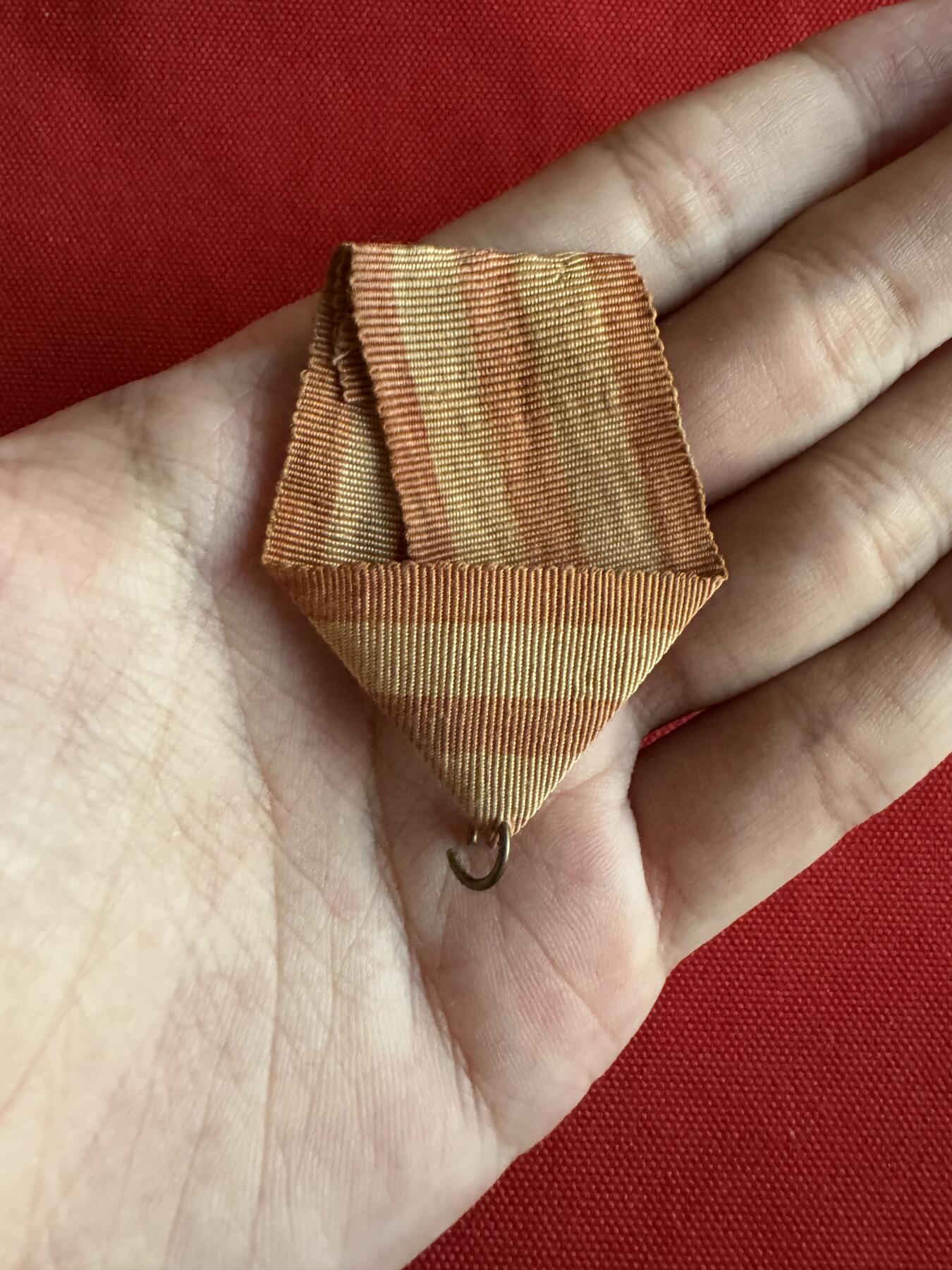 五哥徽章群   27号周六晚上八点4群联拍 布挂