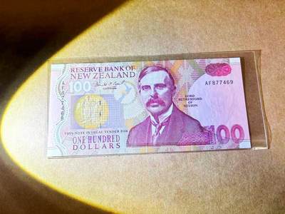 【Blue Auction】世界纸币精拍第768期——18级TOP拍卖/信誉/品质/专业/高效💫 - 新西兰 纸质版 100元 UNC- 荧光强烈