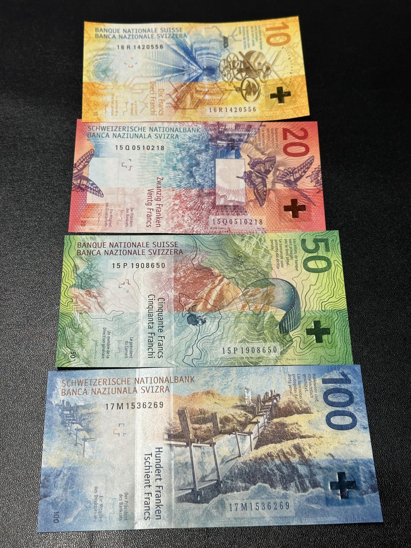 《外钞收藏家》第五百九十七期（年底收官场）（本平台长期征集拍品、欢迎藏友们联系合作） 瑞士手版10-100法郎 四张一起 全新UNC 其中三张是无47靓号
