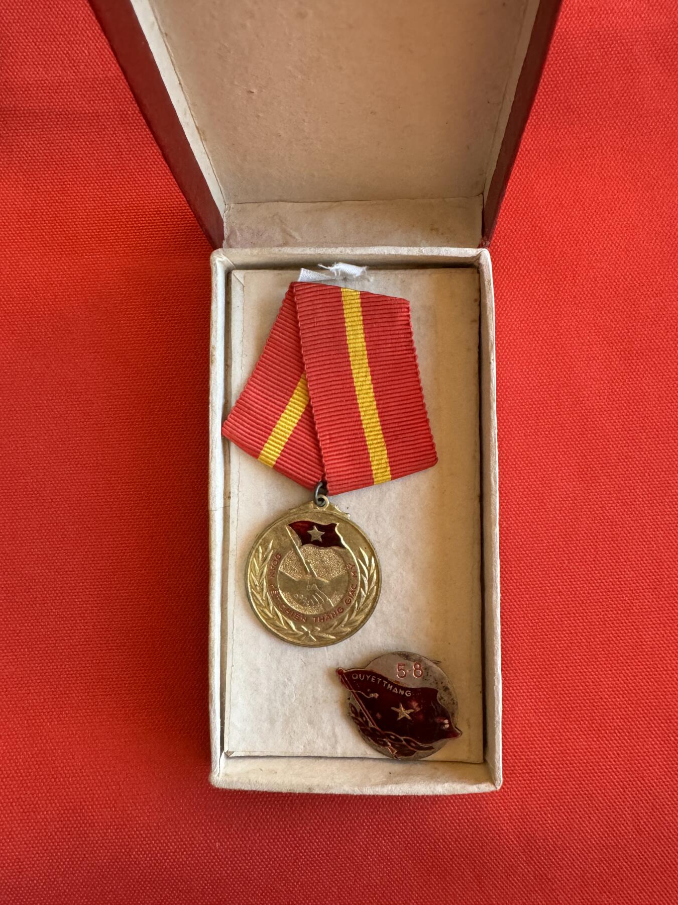 五哥徽章群   27号周六晚上八点4群联拍 铜章