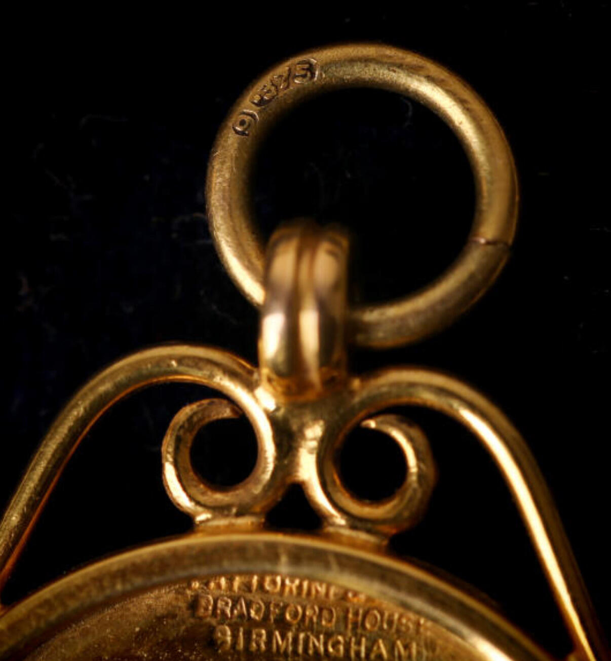 欢庆元旦！戎马世界章牌大赏第109期元旦大拍 英国1928年《每日快报》推球锦标赛金质珐琅获胜奖章 重4.72g 原盒