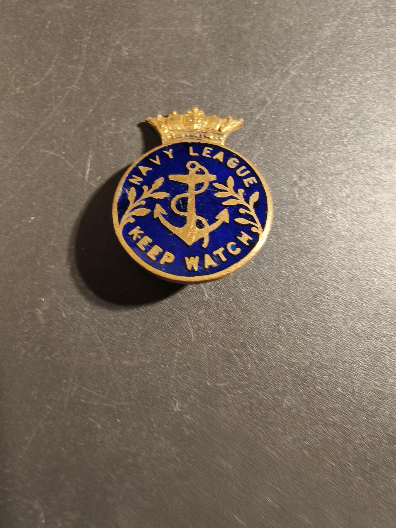 老王徽章第172期 美国海军联盟”保持警戒”证章     铜质珐琅   二战时期横针版     珠宝商制造 