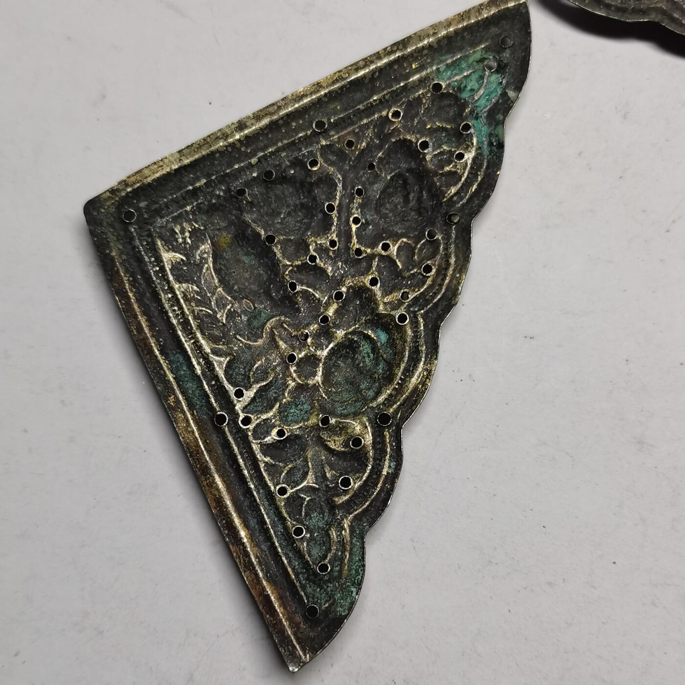 杂件专场90期 清代老银鎏金花纹边角花