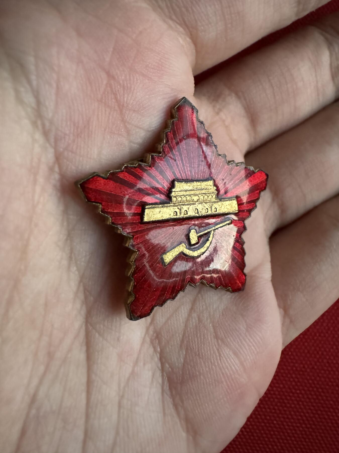 五哥徽章群   27号周六晚上八点4群联拍 铜章