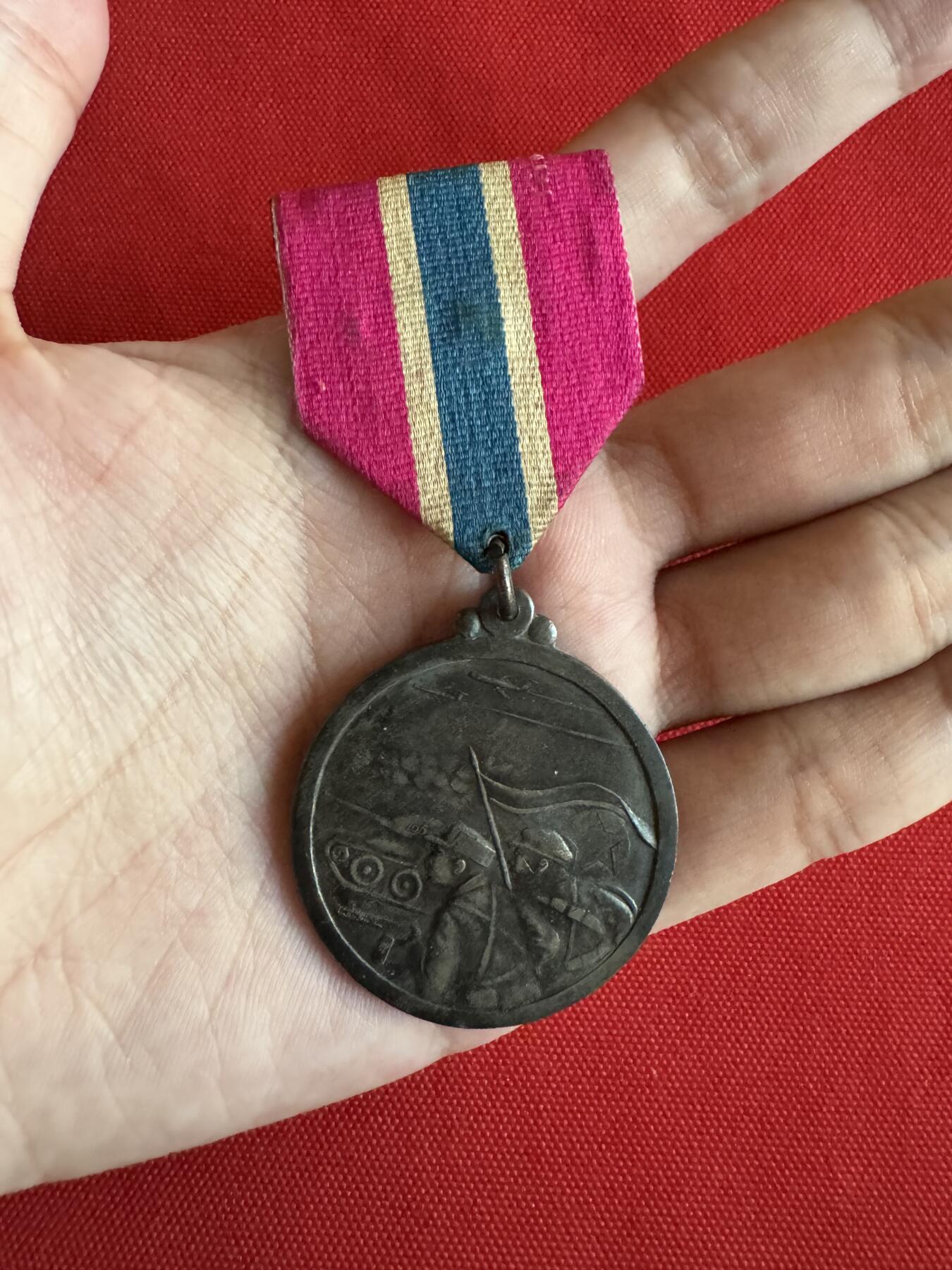 五哥徽章群   27号周六晚上八点4群联拍 铜章