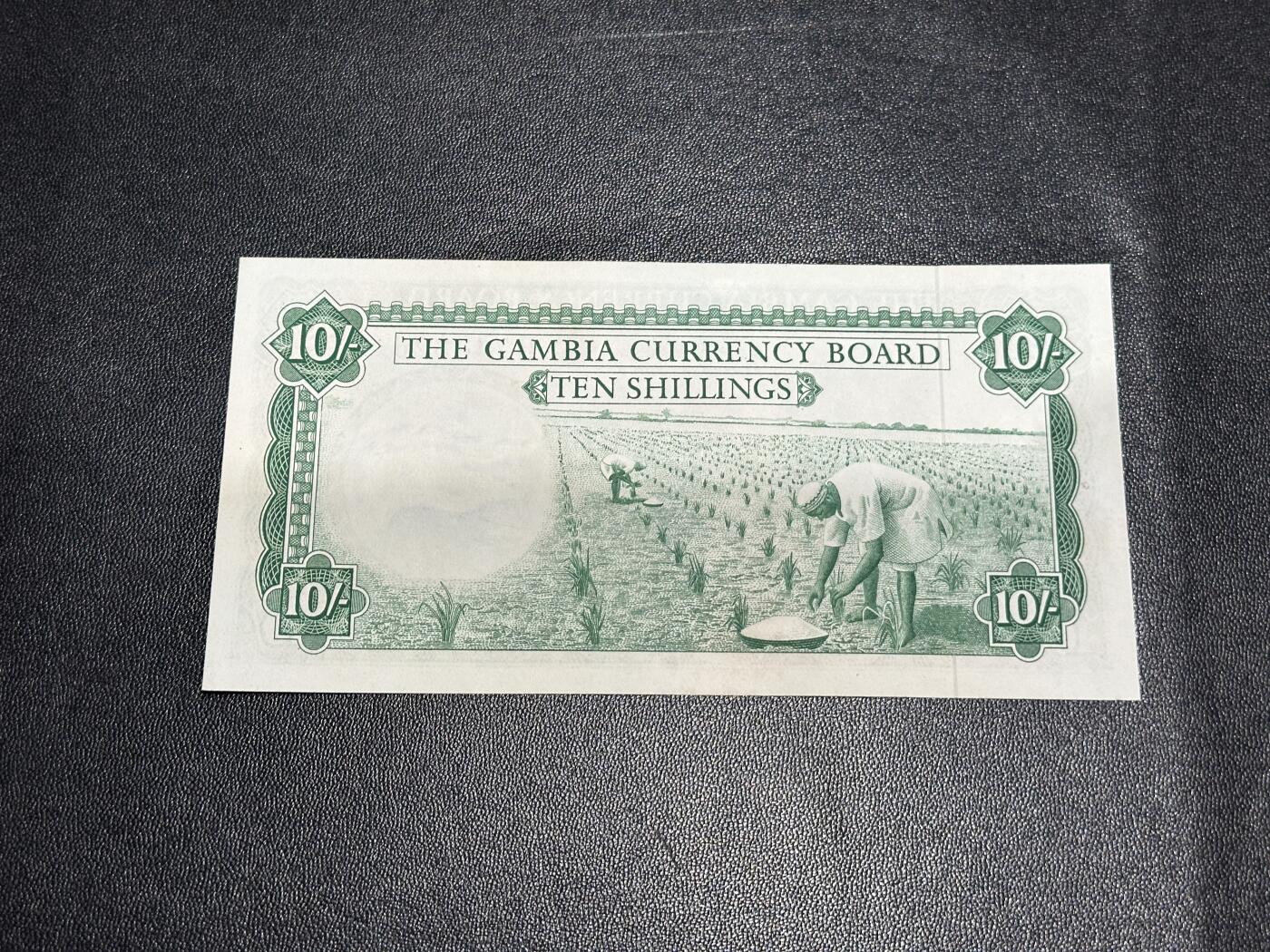 《外钞收藏家》第五百九十七期（年底收官场）（本平台长期征集拍品、欢迎藏友们联系合作）