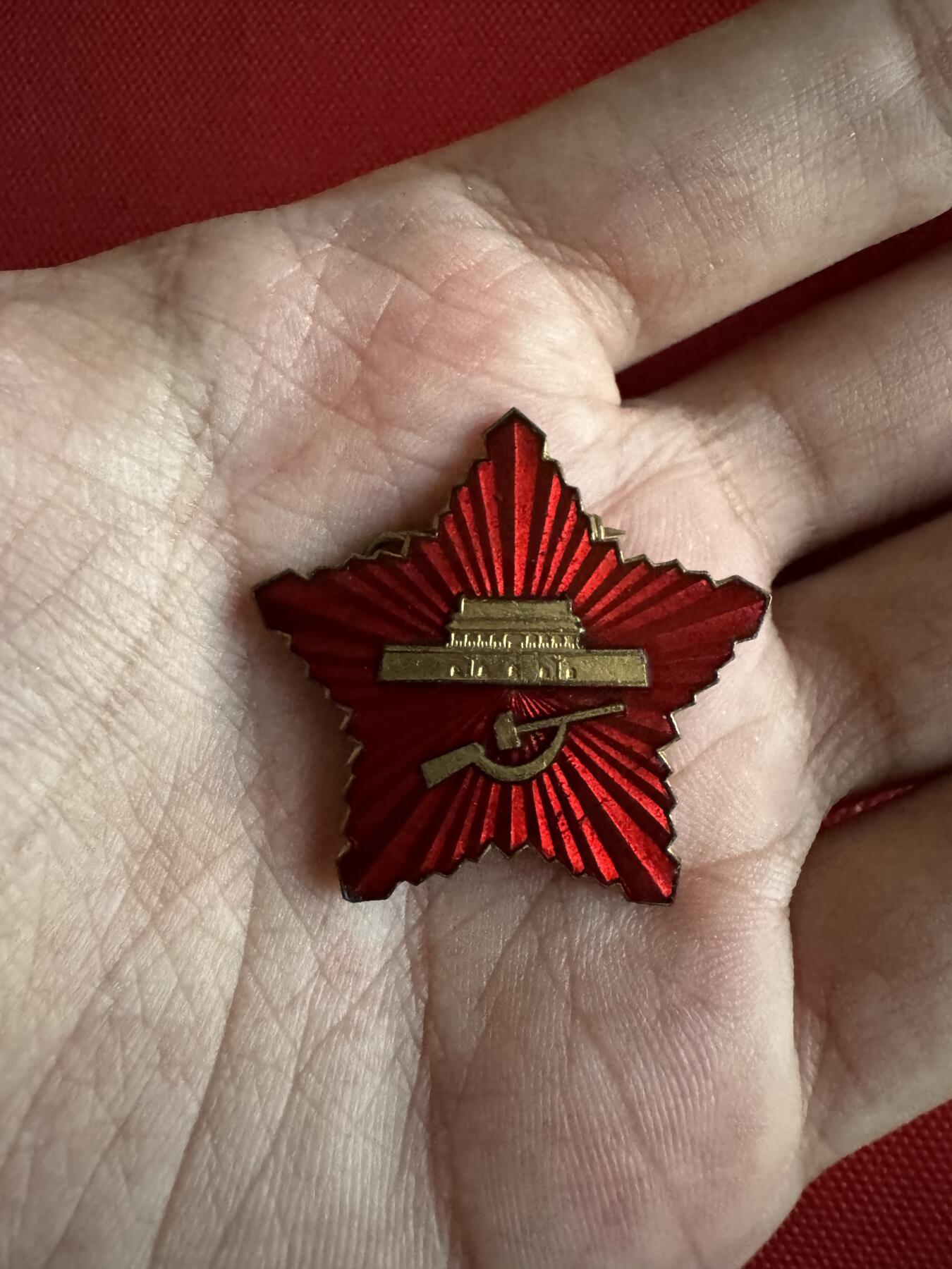 五哥徽章群   27号周六晚上八点4群联拍 铜章