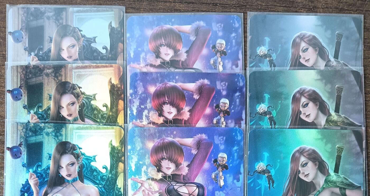 花开卡拍第53期（12月28号周日截拍，品控勿拍!!!拍品不寄存，运费5元，自制卡难免瑕疵，可能存在轻微撞角爆边等出厂瑕疵，品控介意勿拍！） acg小人系列 3人物三宫 折光彩闪