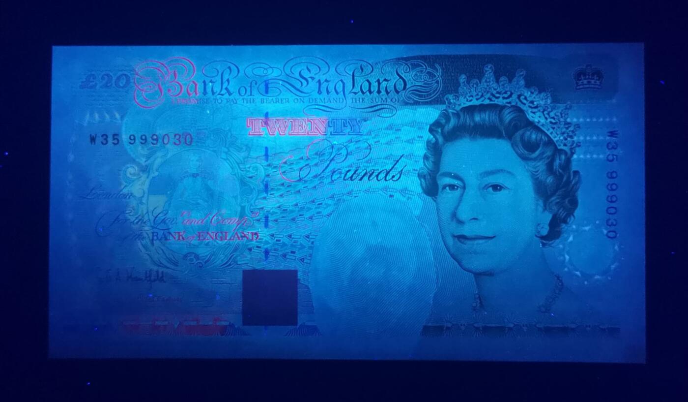 《艾美收藏》第226期-12.28周日外币精品场-蛇年收官 英国E序列初版皇冠版W35末冠20镑UNC靓号999030 Kentfield签名